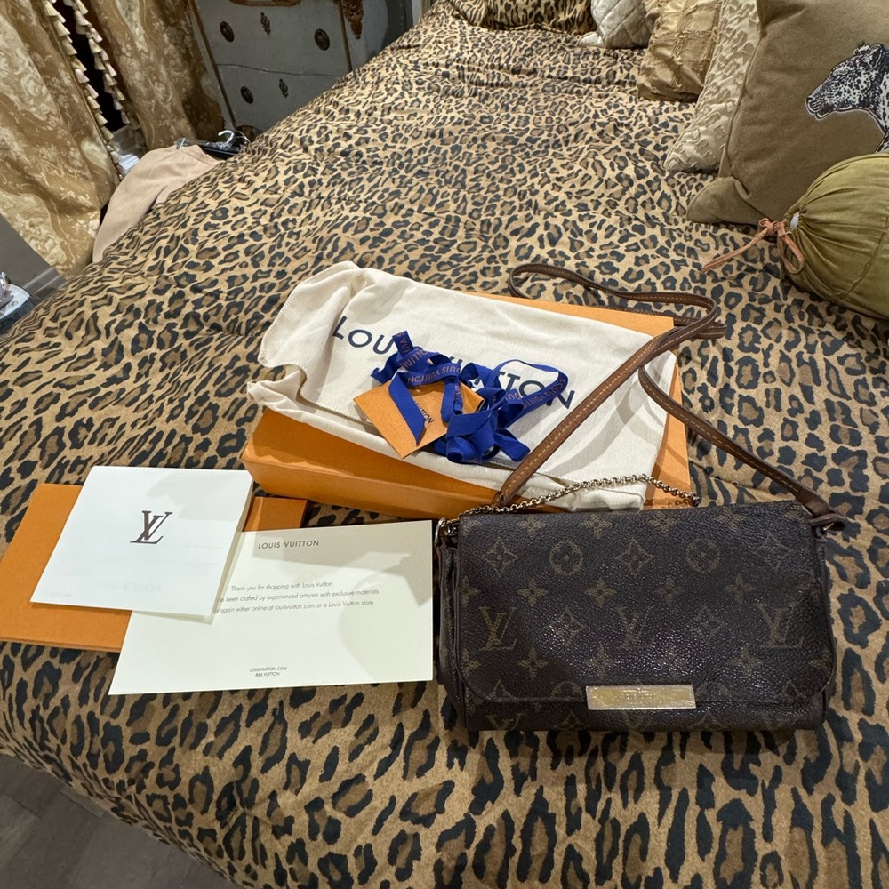 Louis Vuitton Favorite PM Crossbody